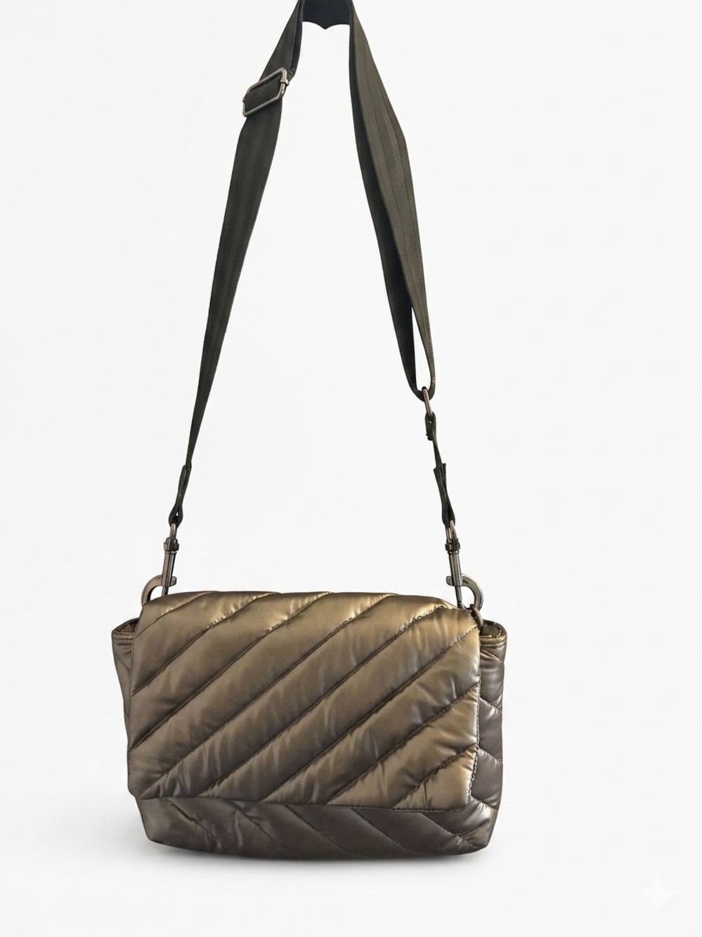 THINK ROYLN QUILTED PUFFER BAG BRONZE METALLIC WITH ADJUSTABLE STRAP travel